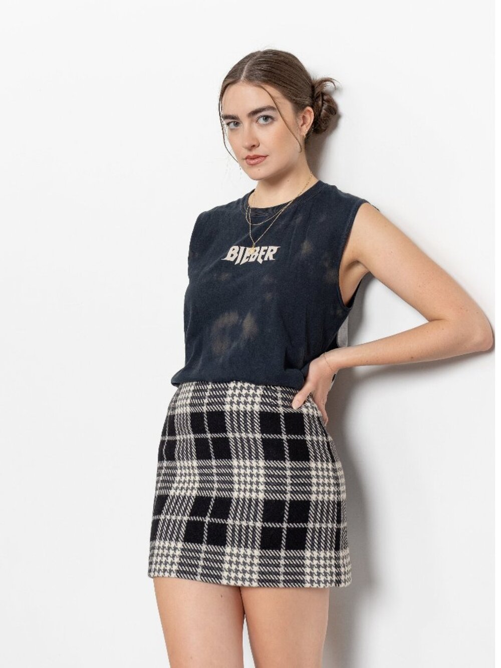 BLACK WHITE WOOL Plaid Skirt Vintage Minimalist Preppy / 28 Inch Waist / Size 7